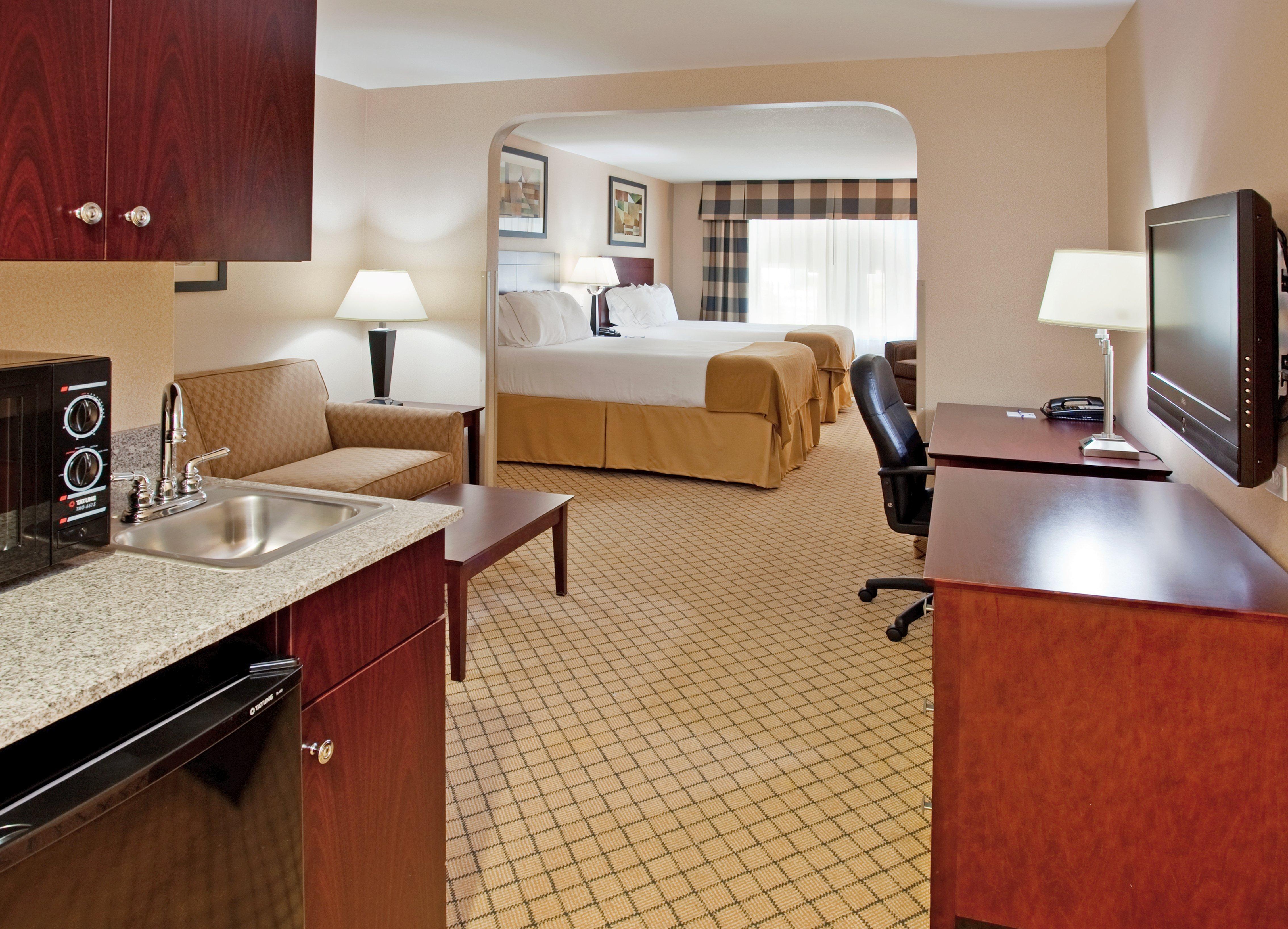 Holiday Inn Express Hotel & Suites Wichita Airport By Ihg Exterior photo